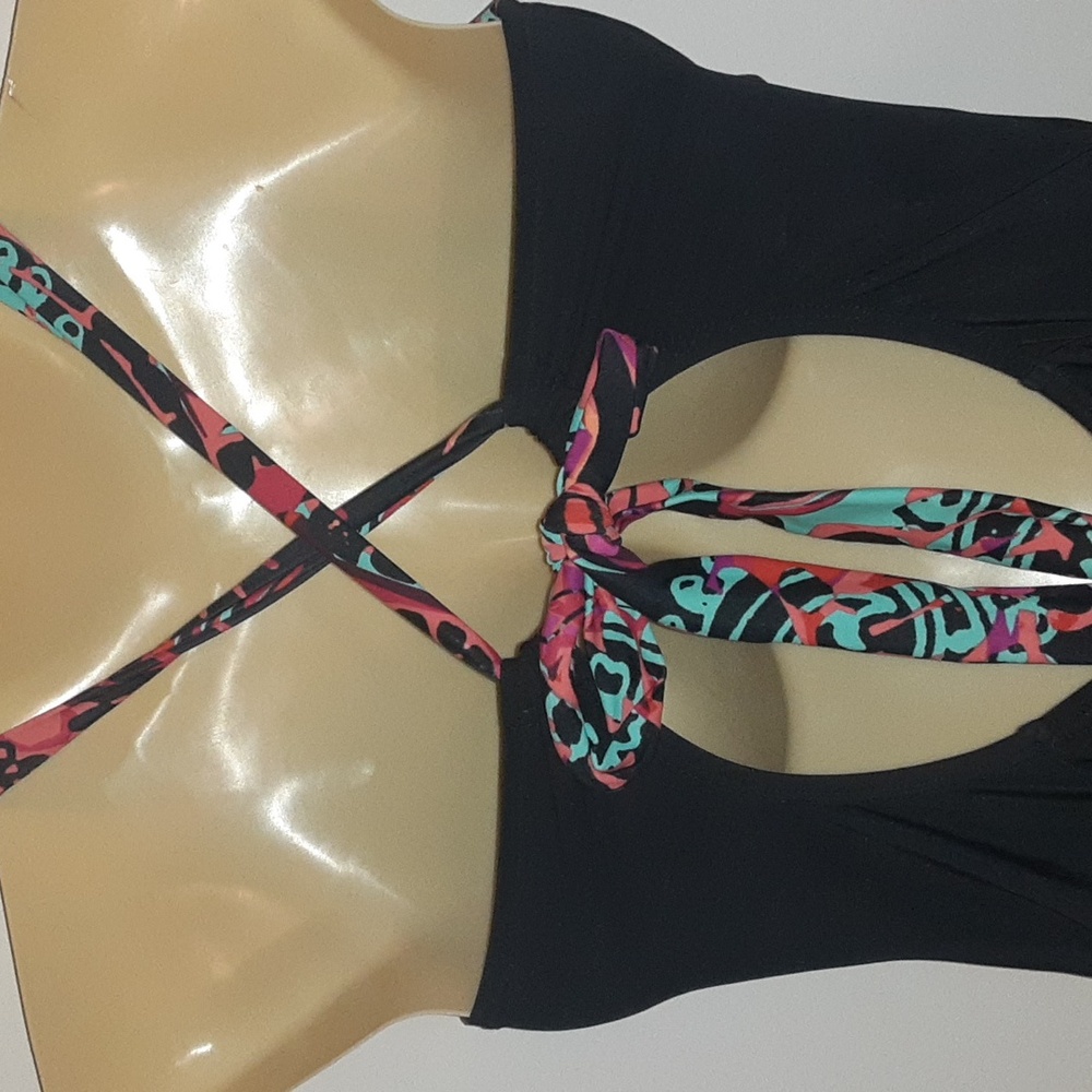 AUQUA GREEN One Piece Swimsuit - Small - Picture 6 of 10